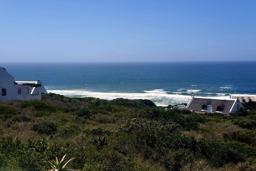 5 Bedroom Property for Sale in Boggomsbaai Western Cape